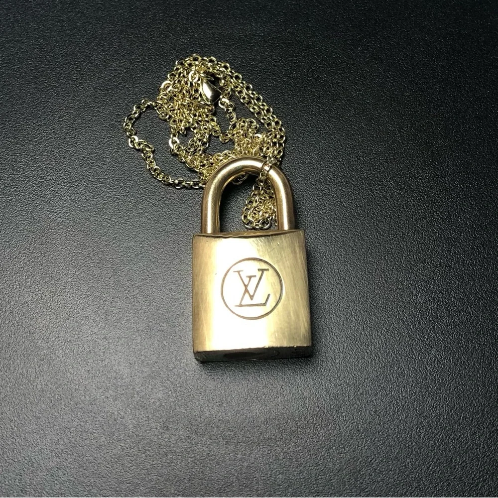 Louis Vuitton Vintage Lock #221 No Key w/approx.20”Gold Plated Non-Branded Chain